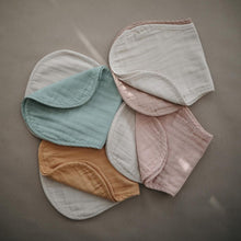 Load image into Gallery viewer, Mushie Muslin Burp Cloth Organic Cotton 2-Pack - Natural/Fog
