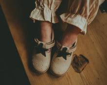 Load image into Gallery viewer, Donsje Bowi Shoes - Strawberry (Kids' Size)