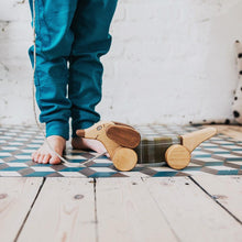 Load image into Gallery viewer, Friendly Toys Dachshund Pull Toy (Green)