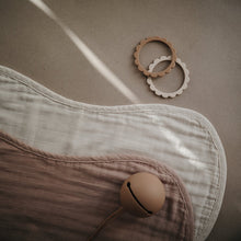 Load image into Gallery viewer, Mushie Muslin Burp Cloth Organic Cotton 2-Pack - Natural/Fog