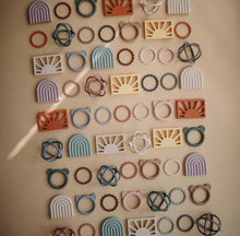 Load image into Gallery viewer, Mushie Sun Teether - Shifting Sand