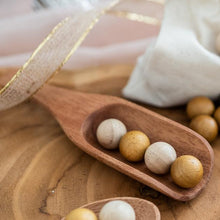 Load image into Gallery viewer, QToys Large Wooden Scoop