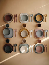 Load image into Gallery viewer, Mushie Round Plates Set - Smoke
