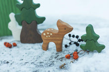 Load image into Gallery viewer, Mikheev Wooden Deer with Fawn

