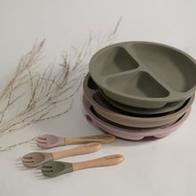 Load image into Gallery viewer, Foxx &amp; Willow Plate &amp; Fork - Dusty Sage
